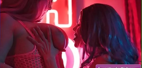 trendsSexy big tit lesbian hot babes Alexis Fawx, Angela White eating pussy in the light of neons